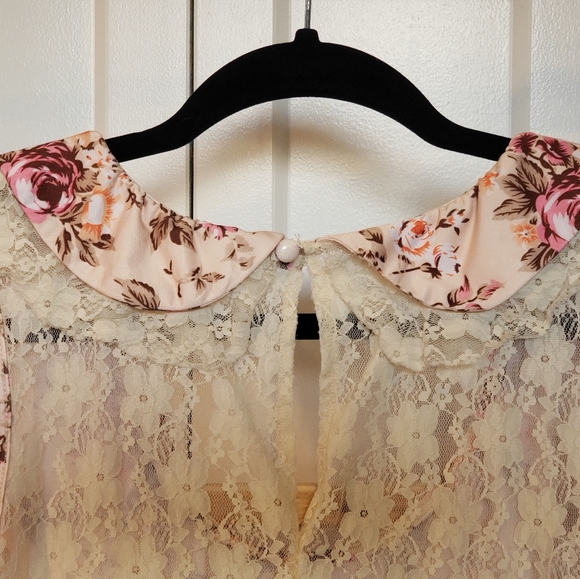 Lady Dutch Floral/Lace Dress - Picture 5 of 7